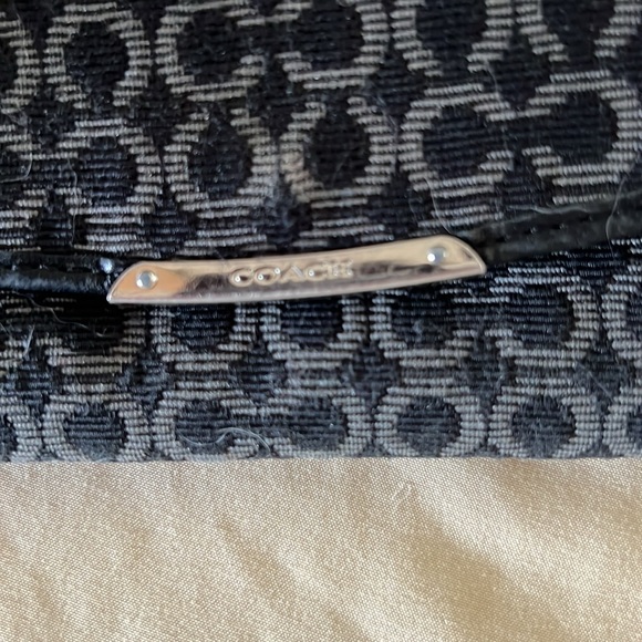 GREAT CONDITION COACH MADISON OP ART SIGNATURE SLIM BLACK WITH HARDWARE - Picture 3 of 10